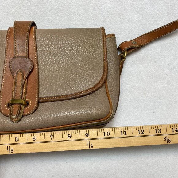 Vintage Dooney & Bourke All Weather Crossbody Bag Tan Taupe Leather 90s - Picture 2 of 16